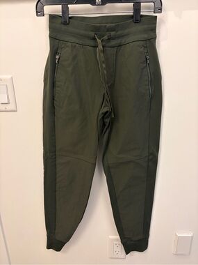 Athleta Trekkie North Jogger - Aspen Olive